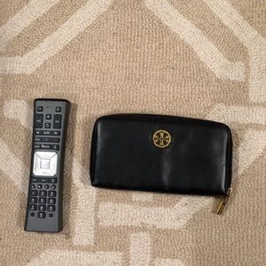 Tory Burch black leather wallet